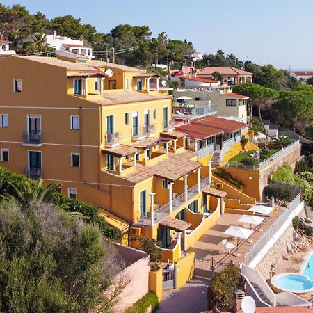Lu' Hotel Maladroxia SantʼAntìoco Екстериор снимка