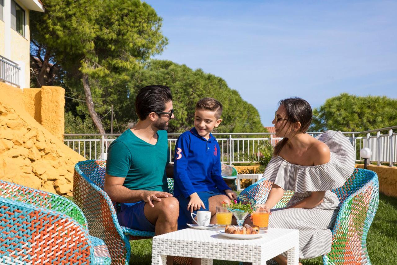 Lu' Hotel Maladroxia SantʼAntìoco Екстериор снимка