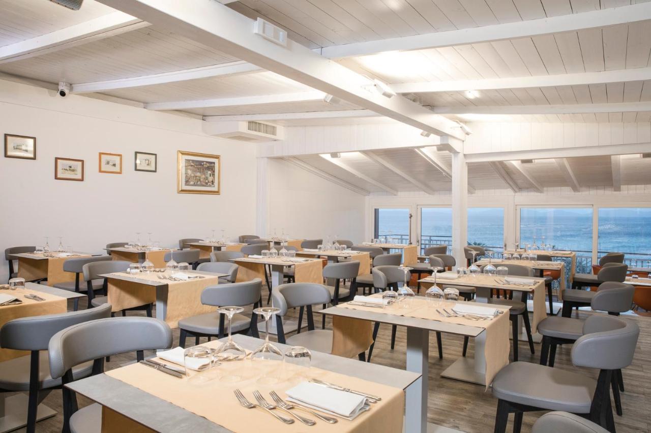 Lu' Hotel Maladroxia SantʼAntìoco Екстериор снимка
