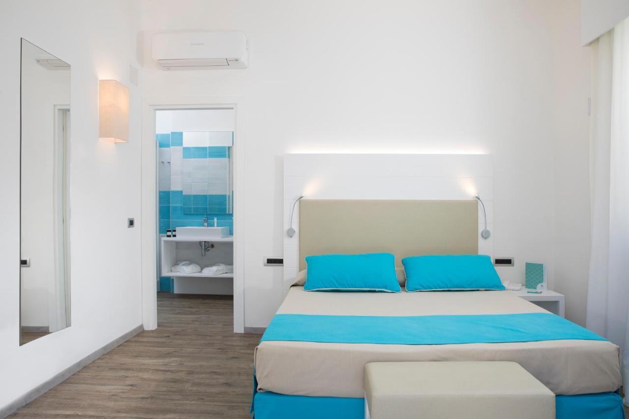 Lu' Hotel Maladroxia SantʼAntìoco Екстериор снимка