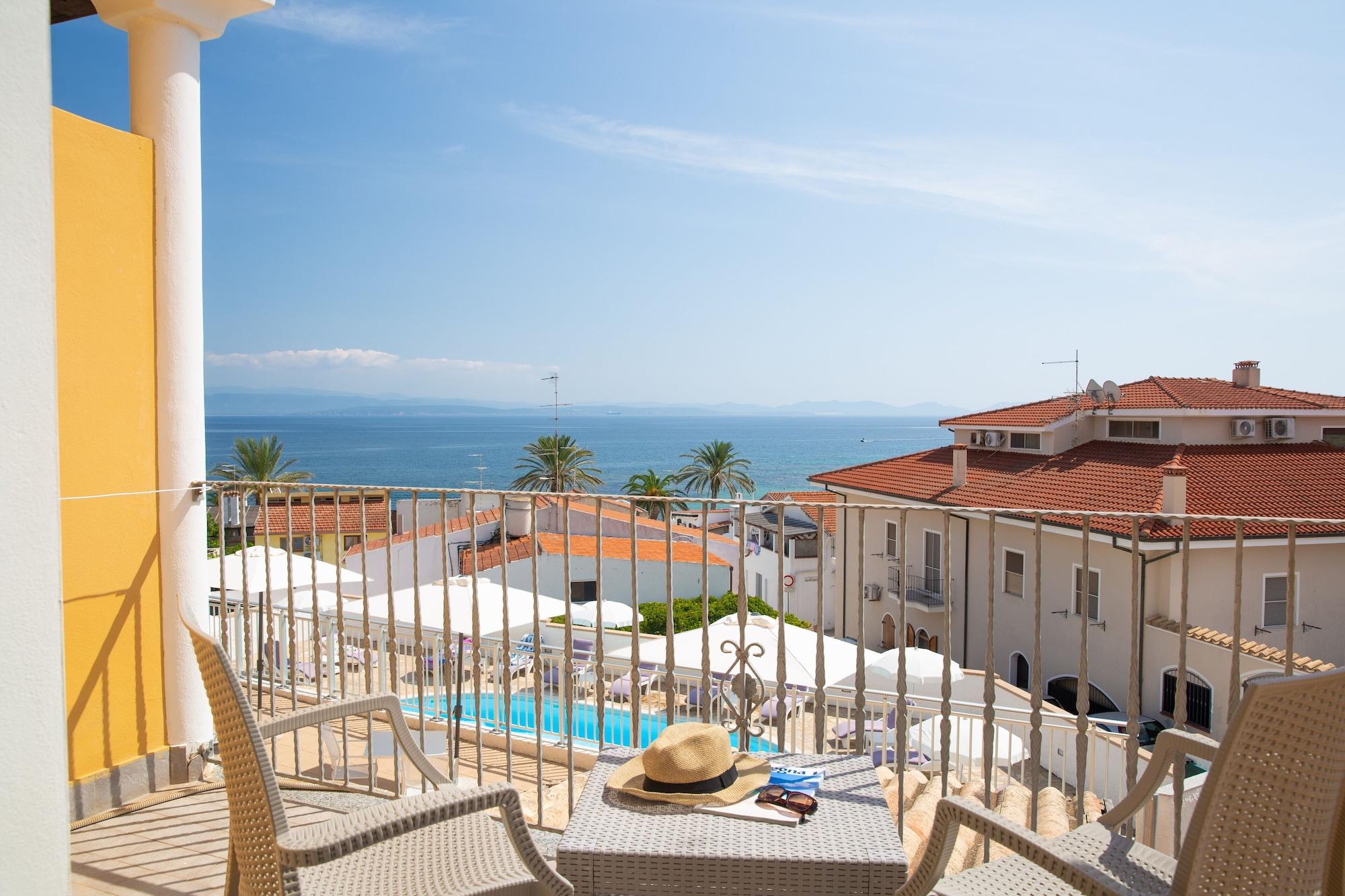 Lu' Hotel Maladroxia SantʼAntìoco Екстериор снимка